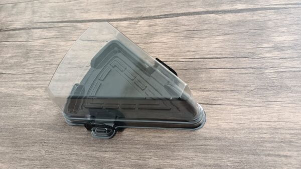 ÜÇGEN DİLİM PASTA  CHEESCAKE KABI SİYAH PLASTİK